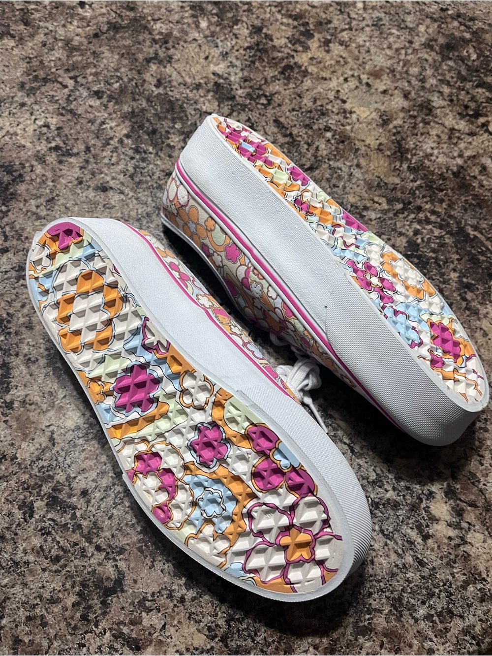 Vans Floral Low-Top Sneakers in Pink, Orange, Cream, Light Blue - Picture 7 of 7
